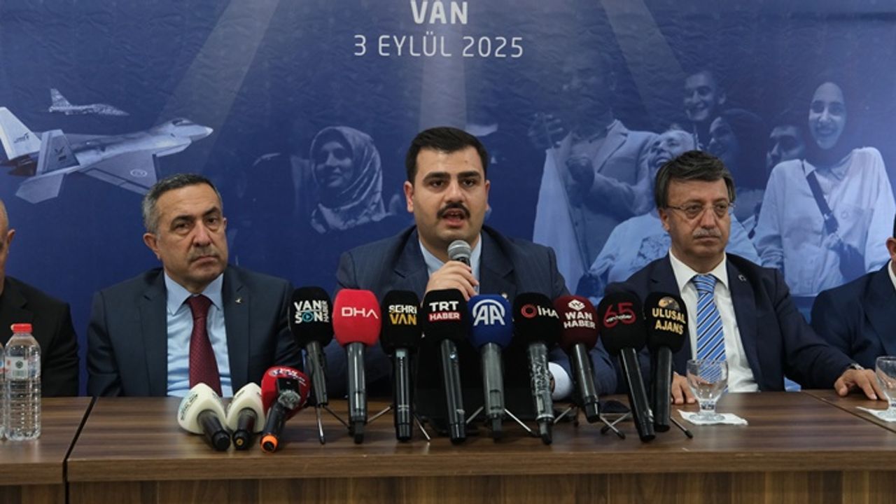 AK Parti Genel Sekreteri İnan: Van’da STK ile üç merkez ilçe teşkilatı ile buluştu.
