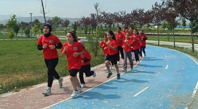 Van Büyükşehir Belediyesinin Yaz Spor Okulları Tamamlandı