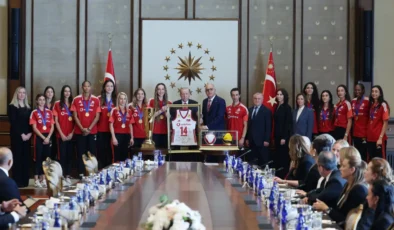 Cumhurbaşkanı Erdoğan’dan Avrupa şampiyonu Filenin Sultanları’na kabul