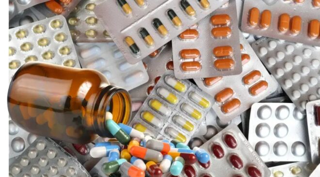 Sağlıkta yeni düzenleme: Bazı ilaç ve işlemler geri ödeme listesinde
