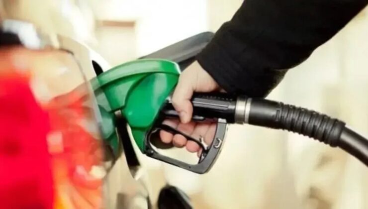 Akaryakıtta çifte değişim: Benzin ucuzladı, motorin zamlandı