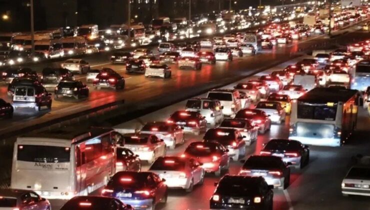 Türkiye’nin araç karnesi açıklandı: Gri otomobil, benzinli motor öne çıktı