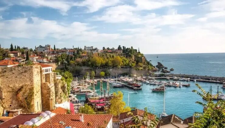 Yurt içi turizmde harcamalar arttı, seyahat sayısı azaldı