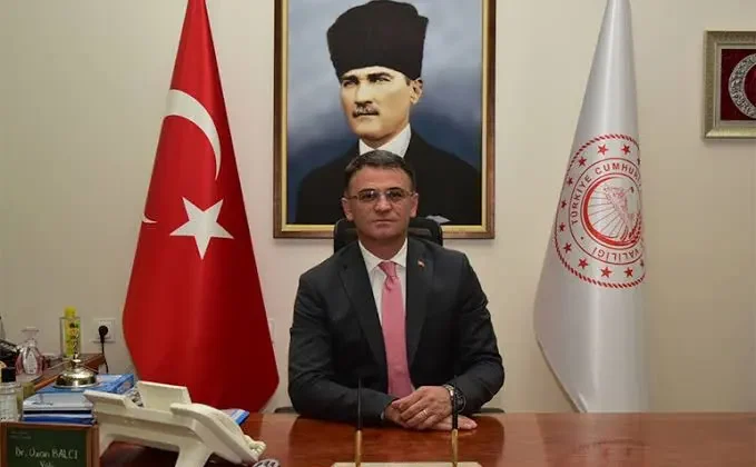 Van Valisi Ozan Balcı, 29 Ekim cumhuriyet bayramını kutladı.